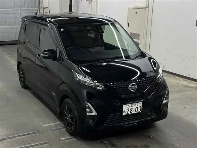 Nissan Serena V (C27)