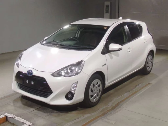 Toyota Aqua Лот № 42025 2017