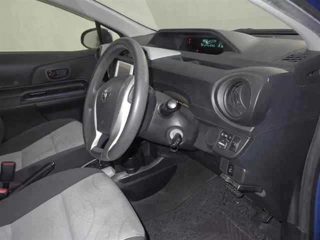 Toyota Aqua Лот № 2013