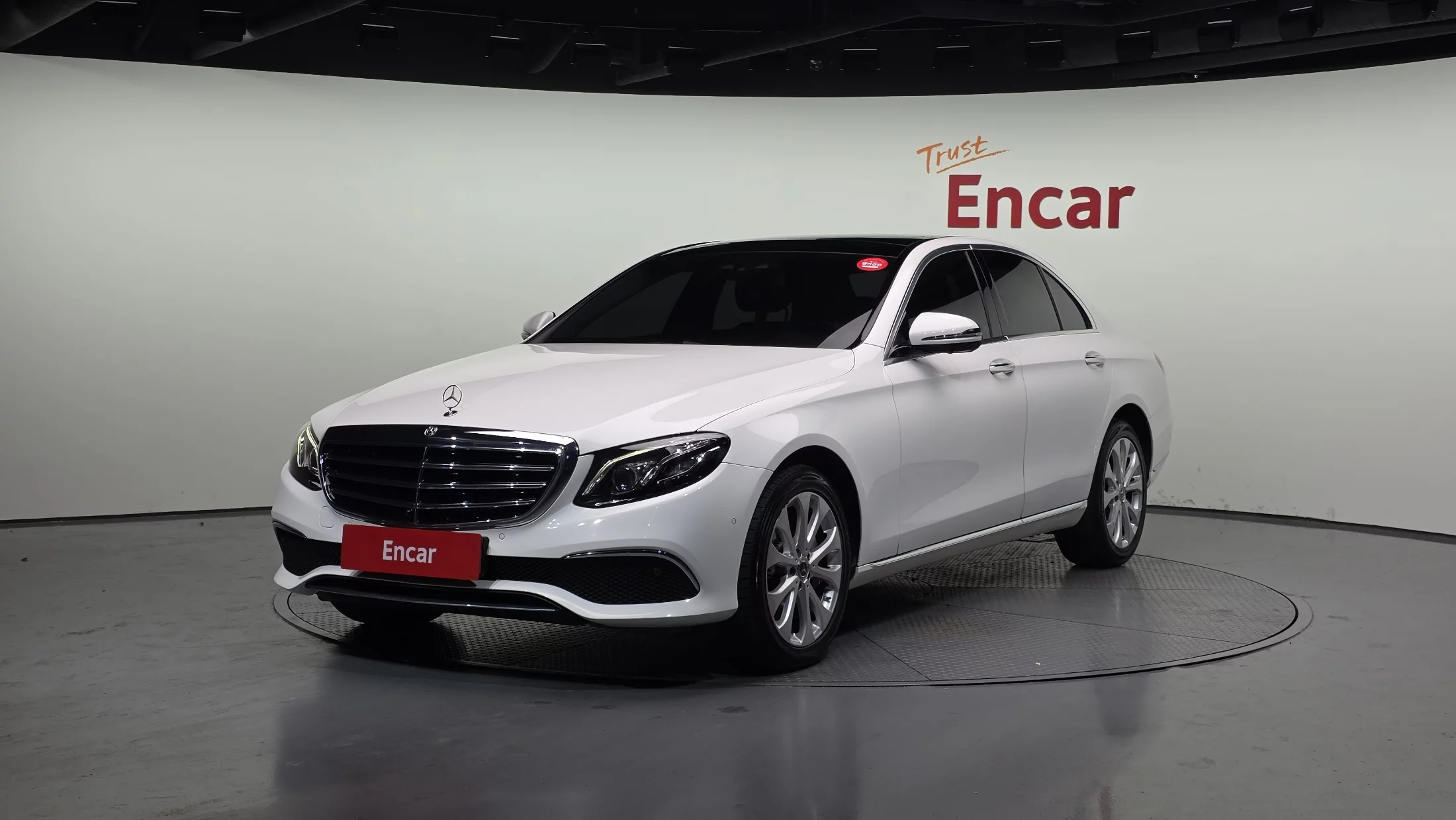 Mercedes-Benz E-Класс 2019