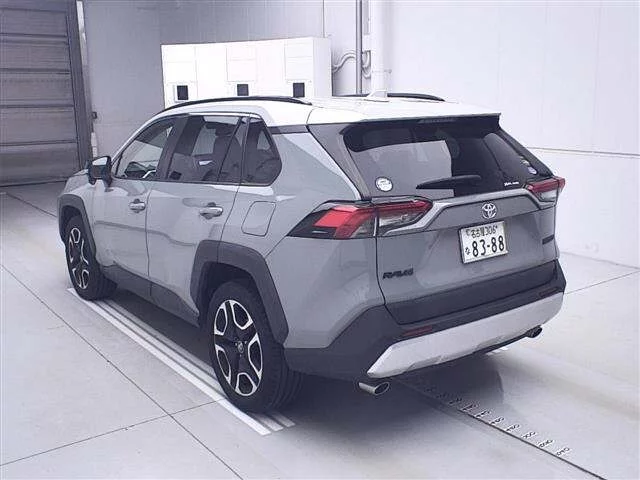 Toyota RAV4 IV (XA40) Рестайлинг