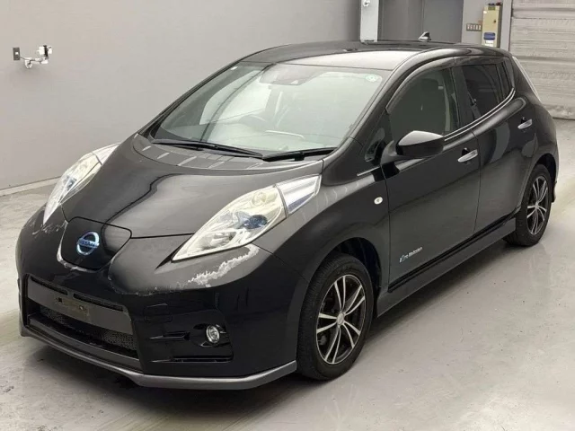 Nissan Leaf I (ZE0/AZE0)