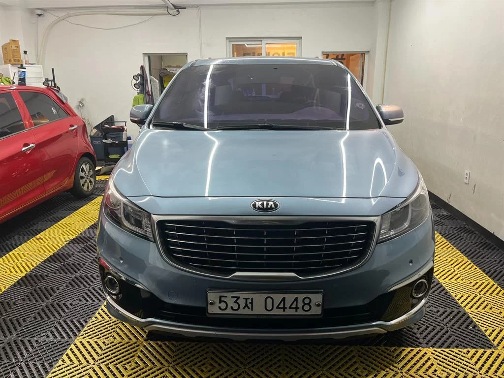 Kia Carnival III