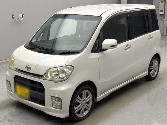 Daihatsu Tanto Exe Лот № 18089 2010