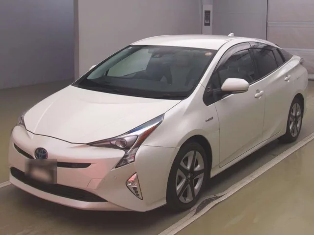 Toyota Prius IV (XW50)
