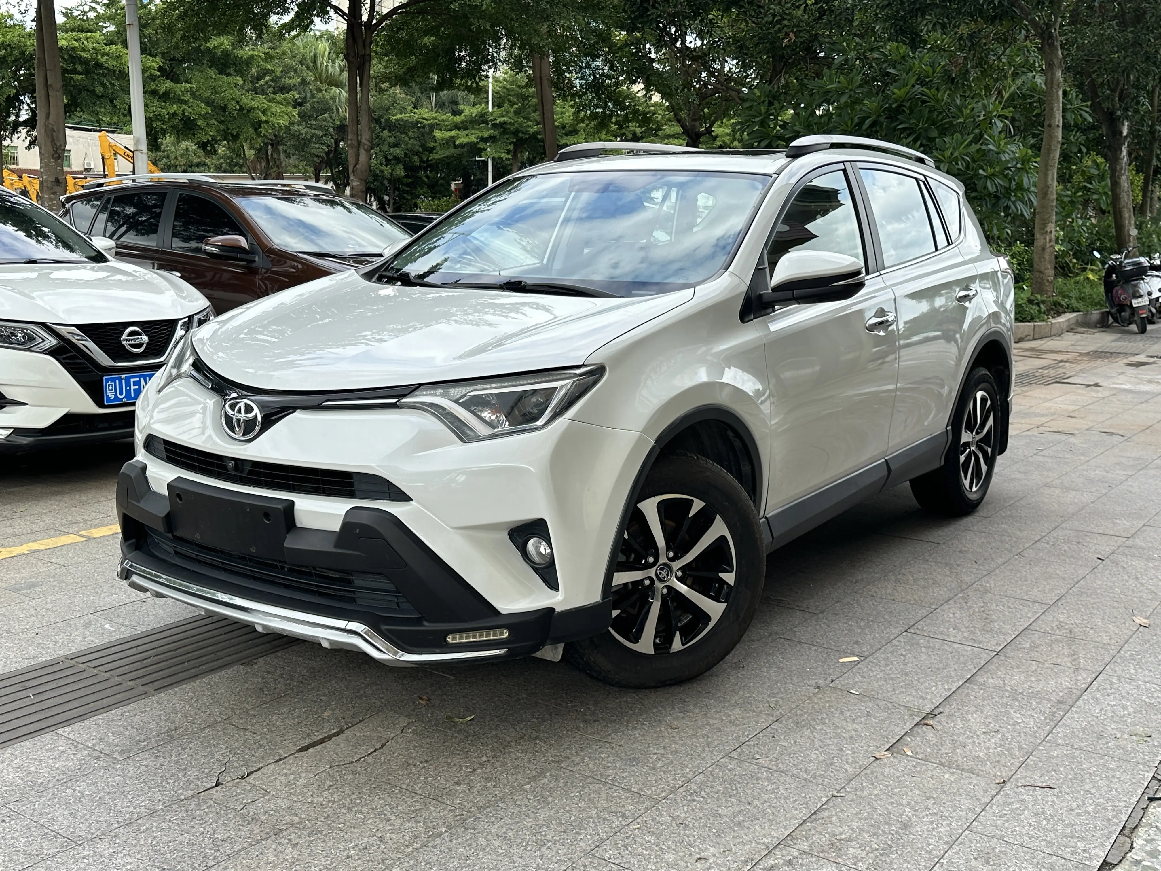 Toyota RAV4 IV (XA40) Рестайлинг