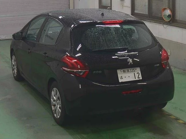 Peugeot 208 I Рестайлинг