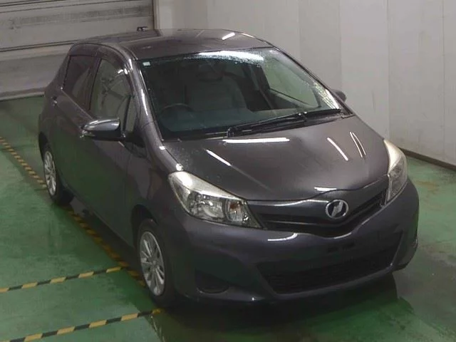 Toyota Vitz Лот № 2012