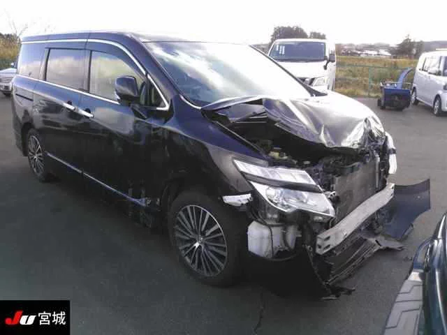 Nissan Elgrand III (E52)