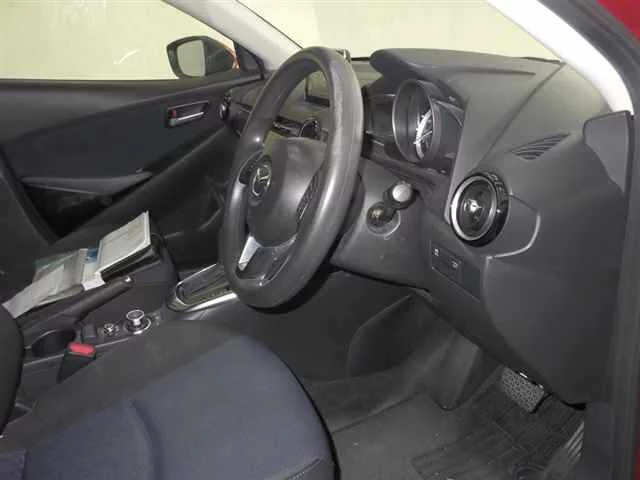 Mazda Demio Лот № 2015