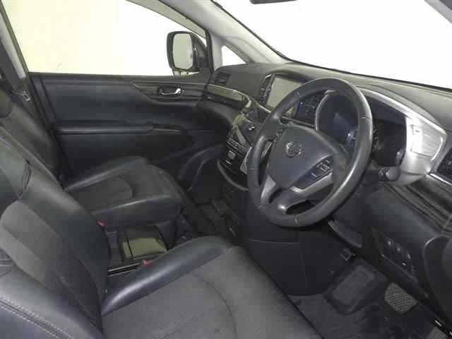 Nissan Elgrand III (E52) Рестайлинг