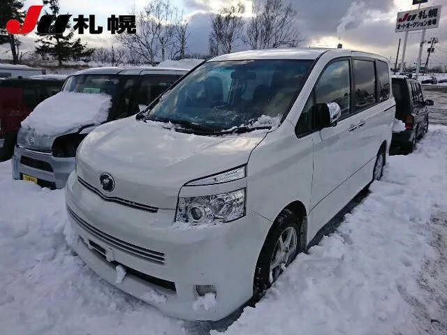 Toyota Voxy II (R70)