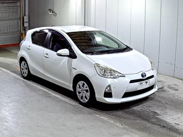 Toyota Aqua Лот № 2014