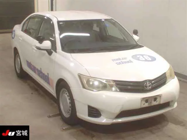 Toyota Corolla Axio Лот № 2013