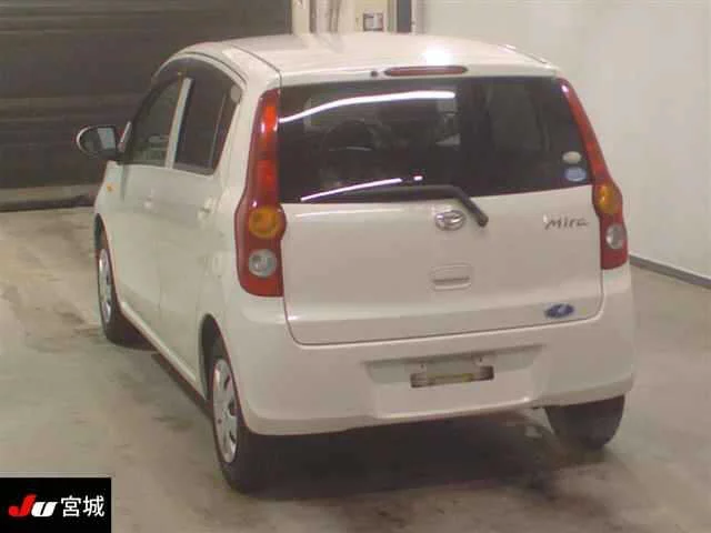 Daihatsu Mira VII