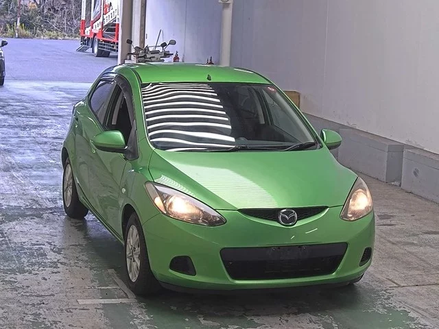 Mazda Demio Лот № 2010