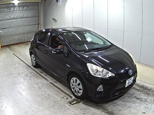 Toyota Aqua Лот № 2014