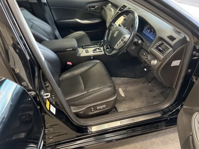 Toyota Crown XIV (S210)