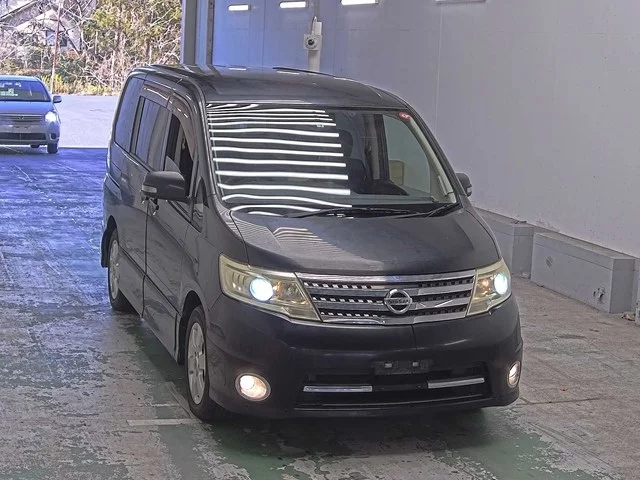 Nissan Serena Лот № 2010