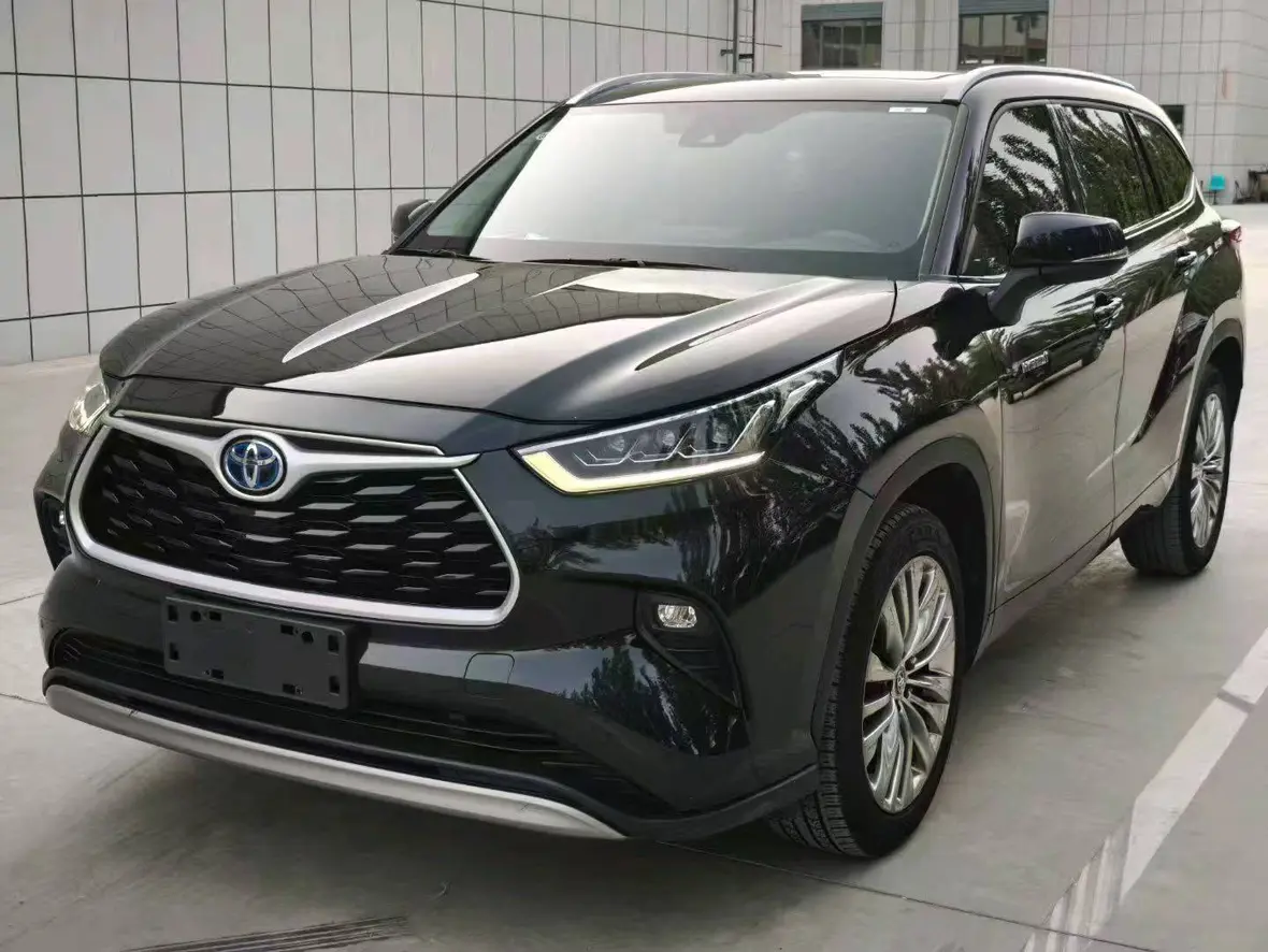 Toyota Highlander IV (U70)