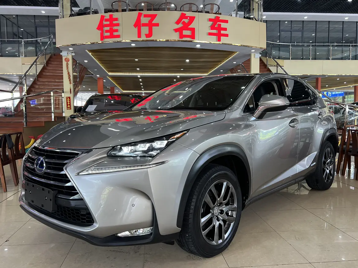 Lexus NX I