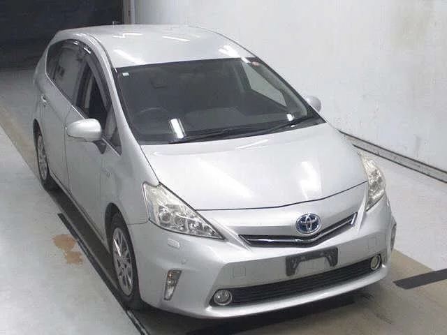 Toyota Prius Alpha Лот № 2014