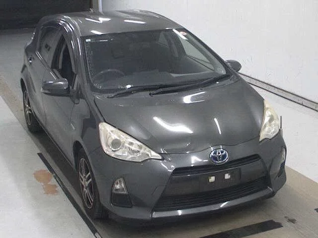 Toyota Aqua Лот № 2013