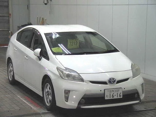 Toyota Prius Phv Лот № 2012