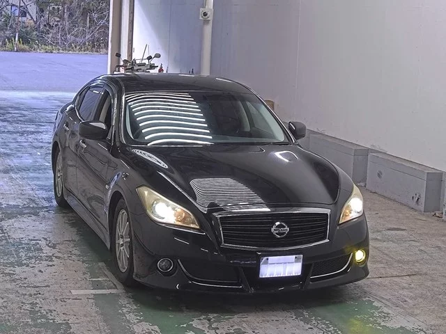 Nissan Fuga II
