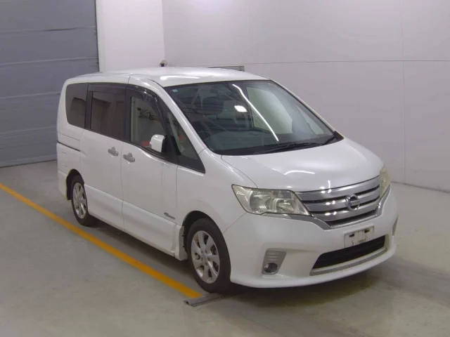 Nissan Serena Лот № 2012