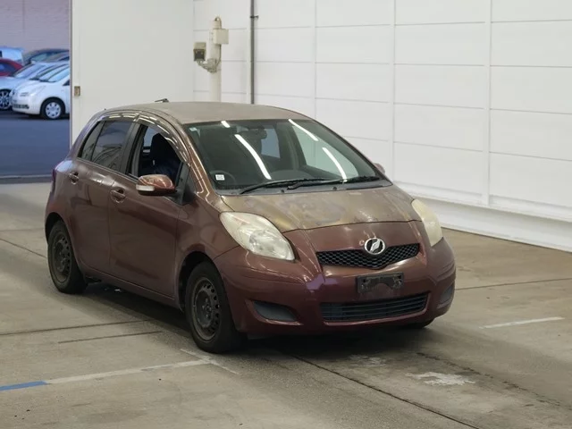 Toyota Vitz Лот № 2010