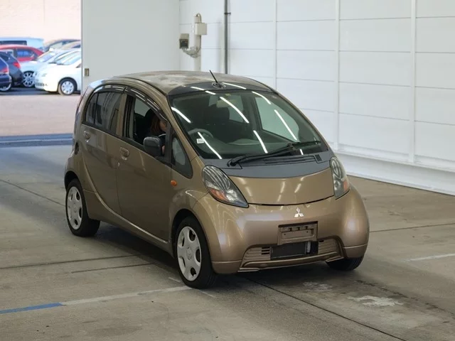 Mitsubishi i