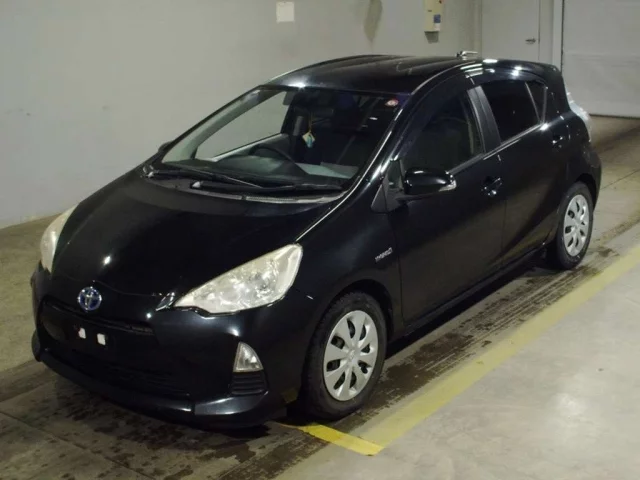 Toyota Aqua Лот № 2012