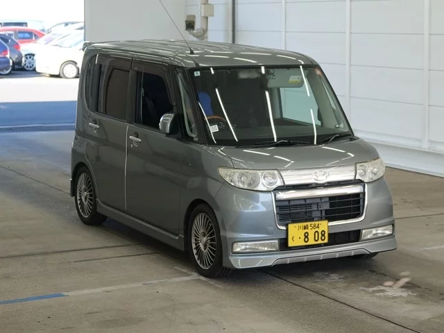 Daihatsu Tanto Лот № 2008