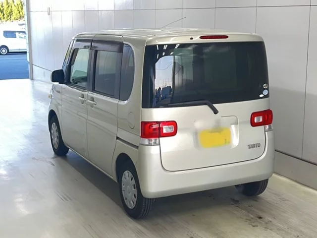 Daihatsu Tanto Лот № 2009