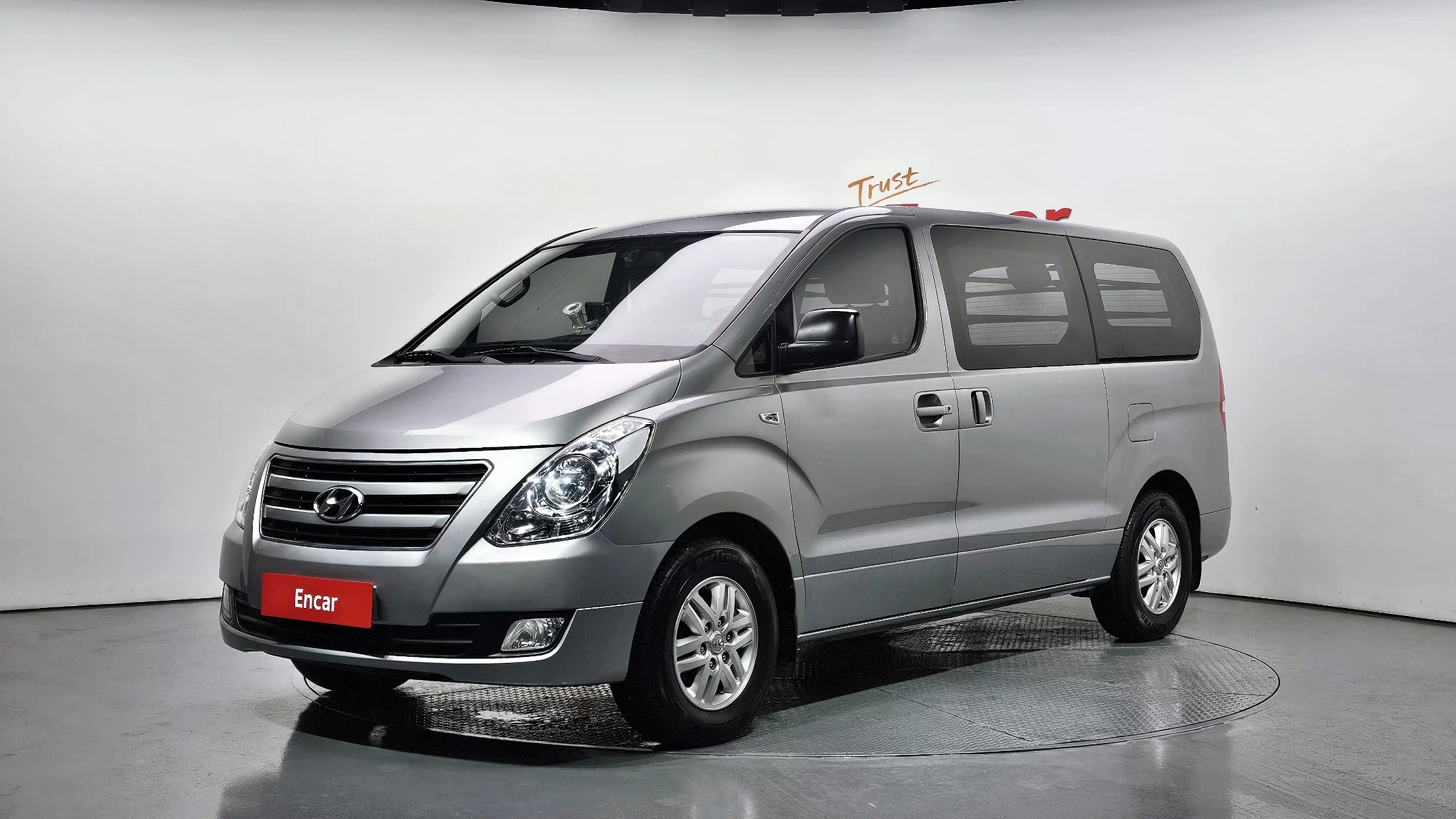 Hyundai Starex 3-Seater Van Smart 2016