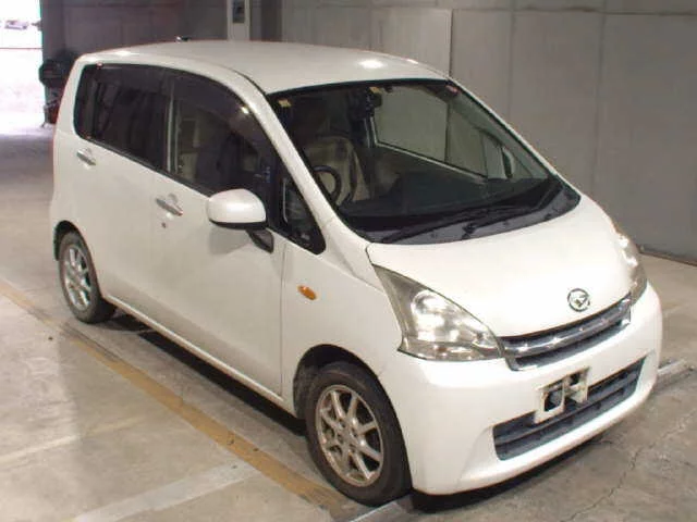 Daihatsu Move V