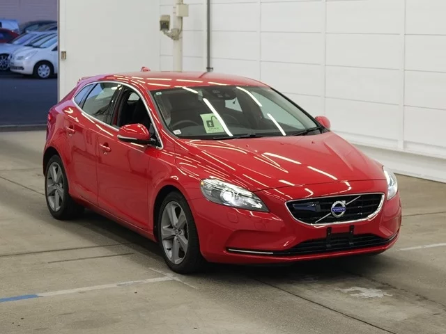 Volvo V40 II