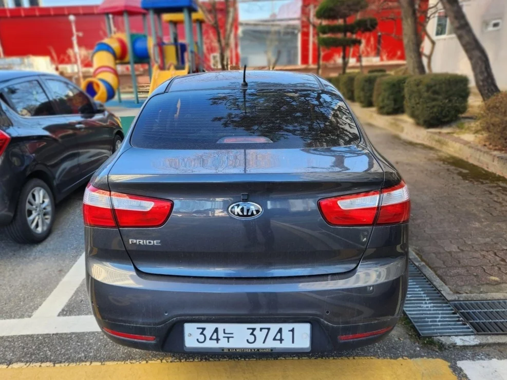 Kia Pride 1.4 Mpi Sedan Deluxe 1.4 MPI Sedan 2014