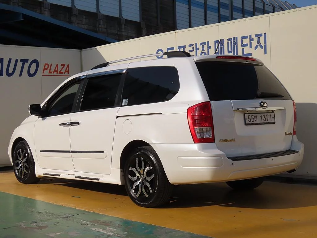 Kia Carnival II
