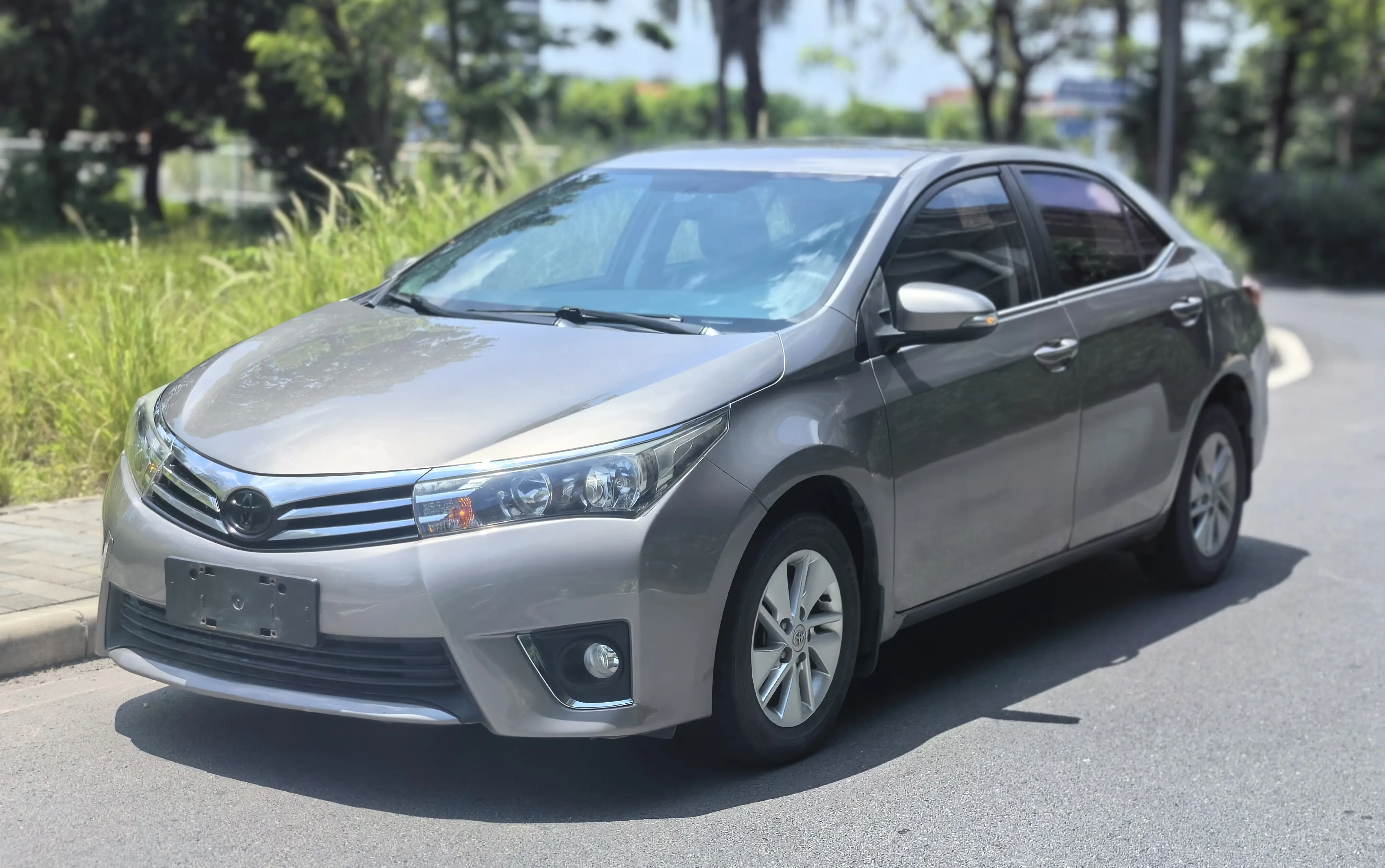 Toyota Corolla XI (E160, E170, E180) Рестайлинг 1