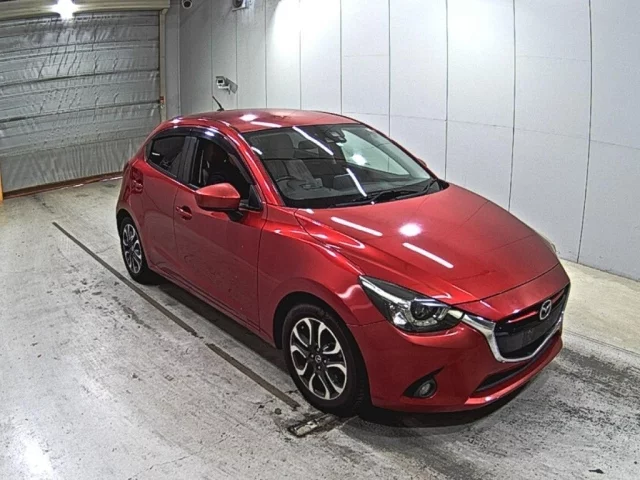 Mazda Demio Лот № 2015