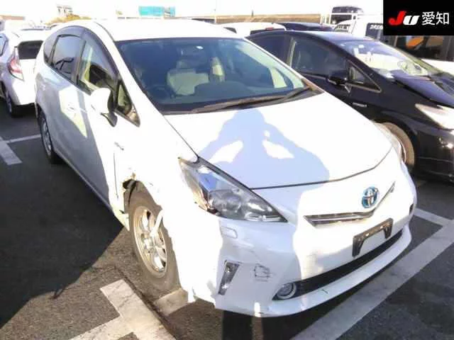 Toyota Prius Alpha Лот № 10150 2012
