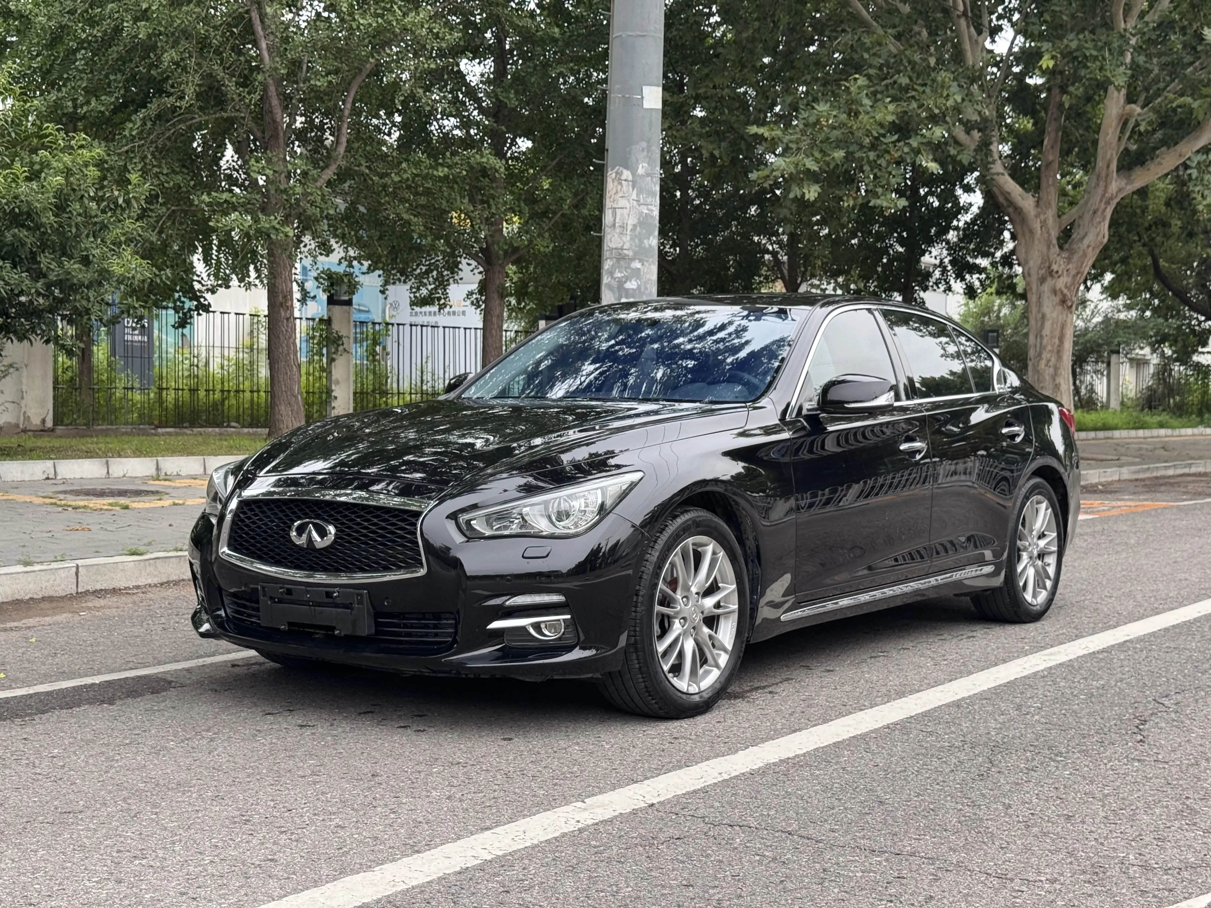 Infiniti Q