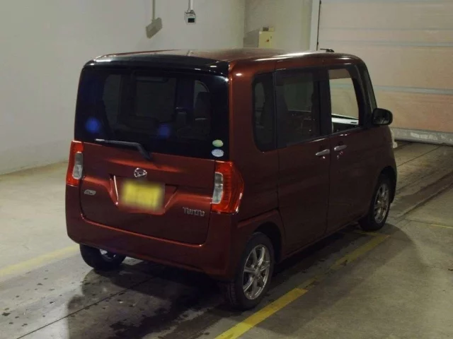 Daihatsu Tanto Лот № 2013