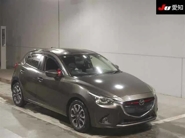 Mazda Demio Лот № 30885 2015