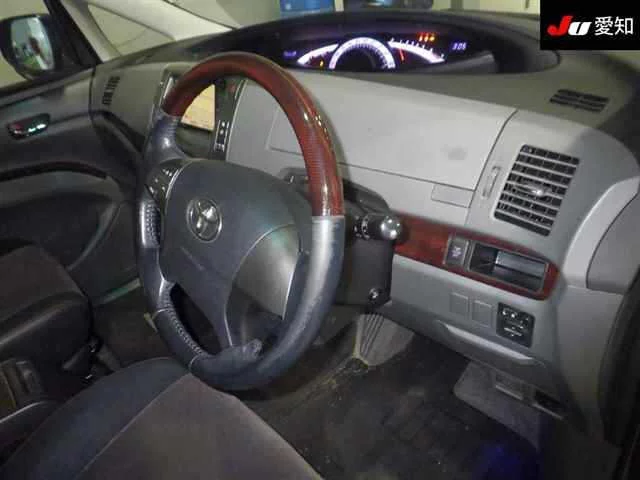 Toyota Estima III Рестайлинг