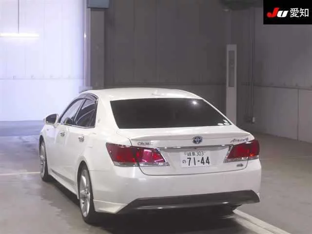 Toyota Crown XIV (S210)