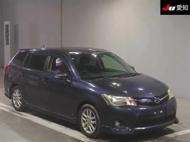 Toyota Corolla Fielder Лот № 30673 2013