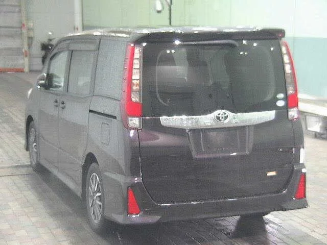 Toyota Noah Лот № 2014
